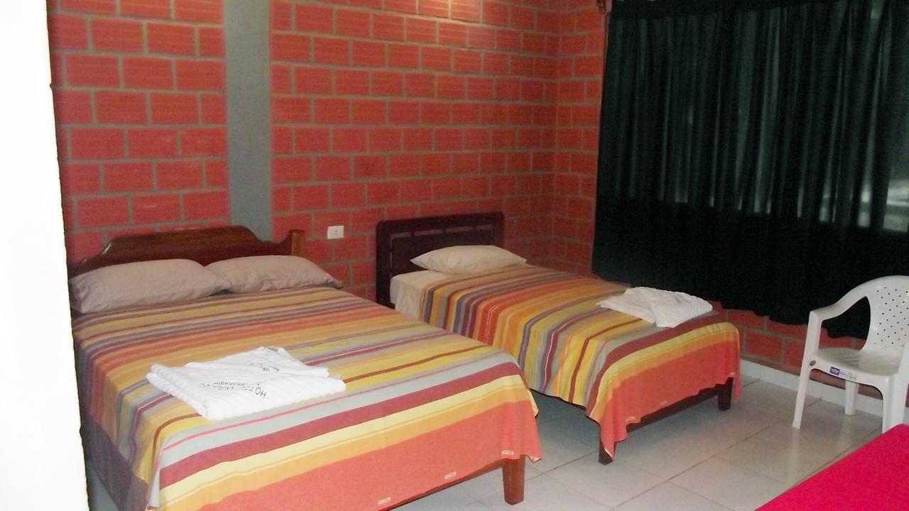 Hotel Ambaibo Rurrenabaque Exterior foto