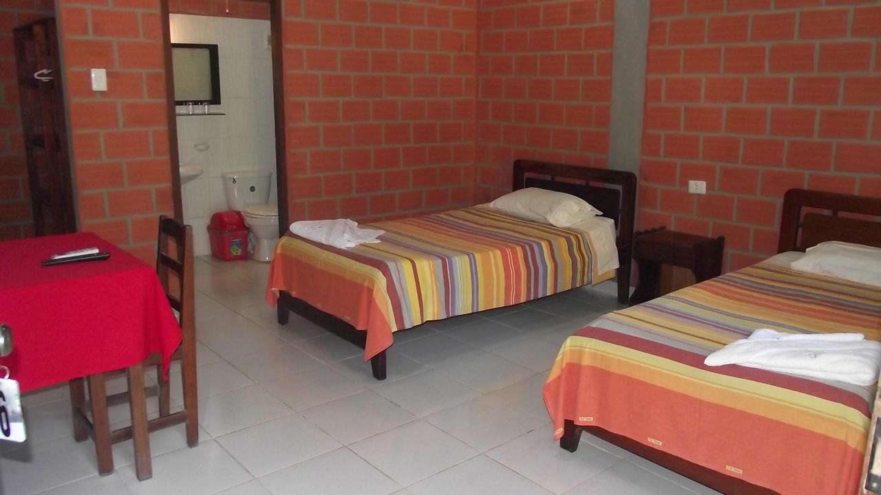 Hotel Ambaibo Rurrenabaque Exterior foto